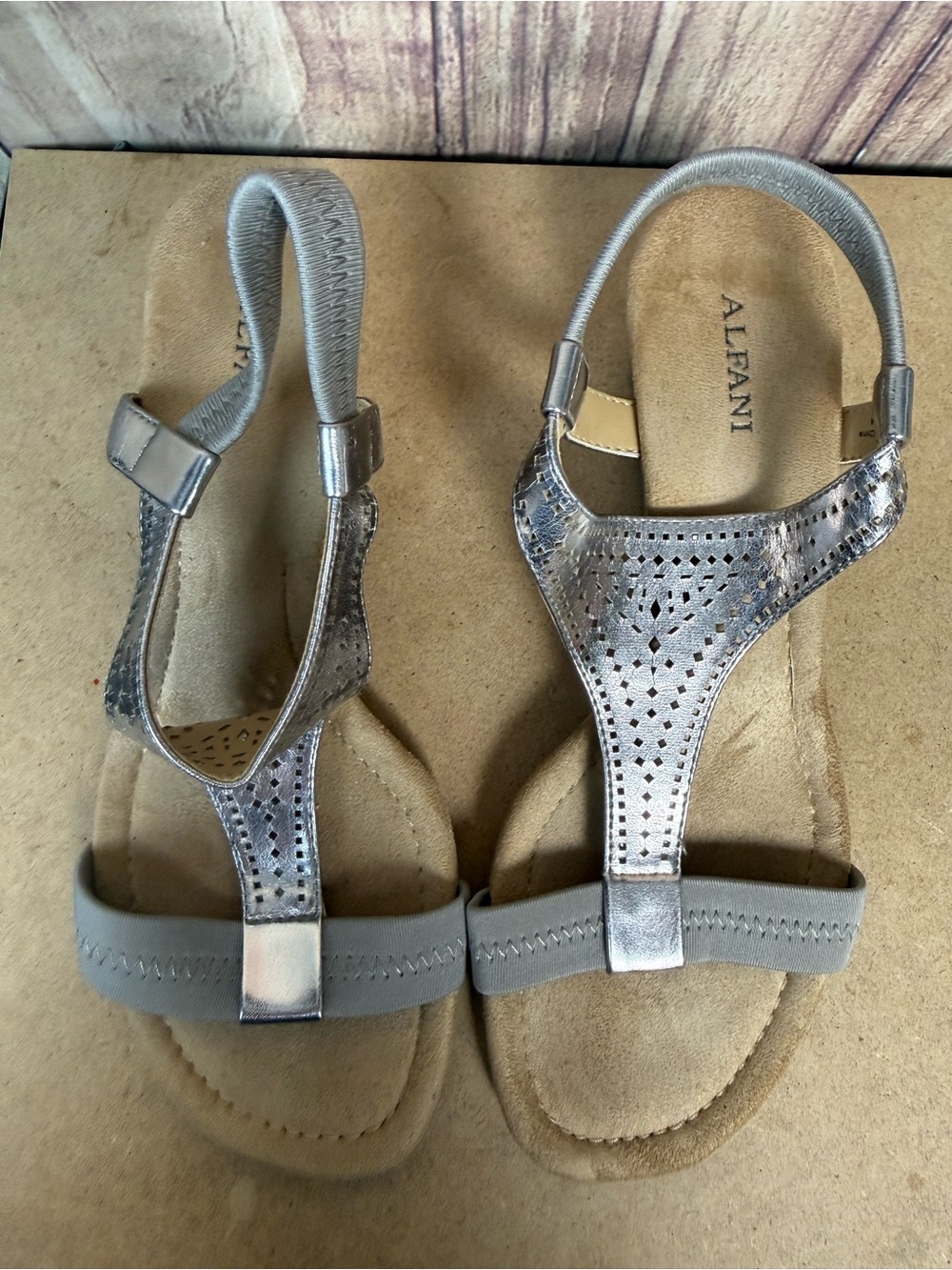 Alfani Wedge Sandals Womens Size 7.5 Step N Flex Metallic